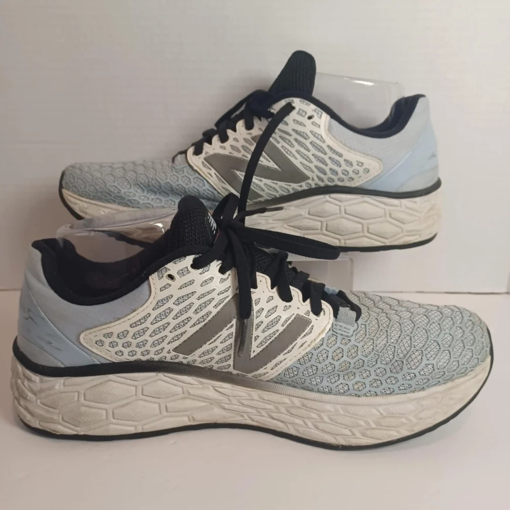 New Balance Womens Size 11 Fresh Foam Vongo V3 WVNGOIP3‎ Ice Blue Running Shoes
